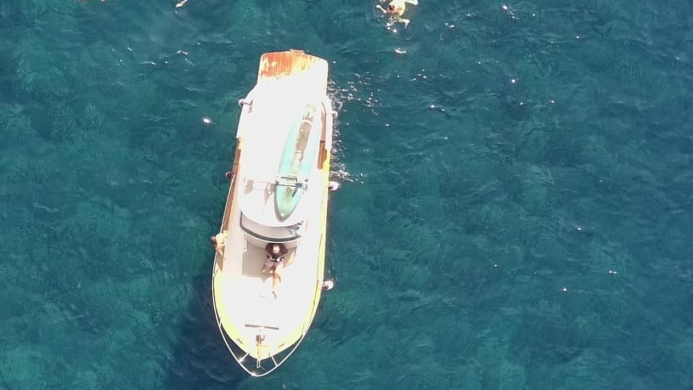 Una giornata alla scoperta di Sorrento: puro relax sulle acque cristalline del blu italiano.