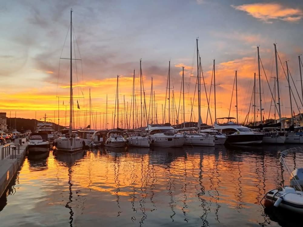 Ganztägiges Segelerlebnis in der Provinz Rimini