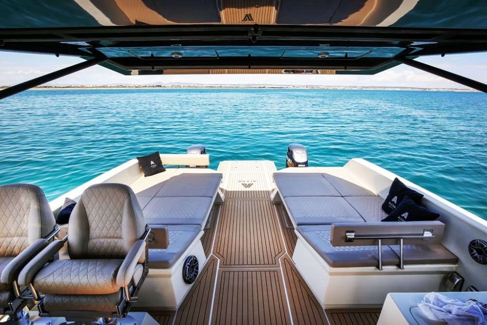 Journée privée en mer – Croisière de 8 heures au départ de Barcelone