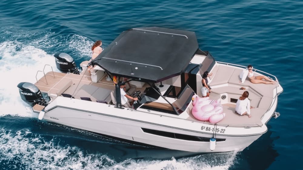 Journée privée en mer – Croisière de 8 heures au départ de Barcelone