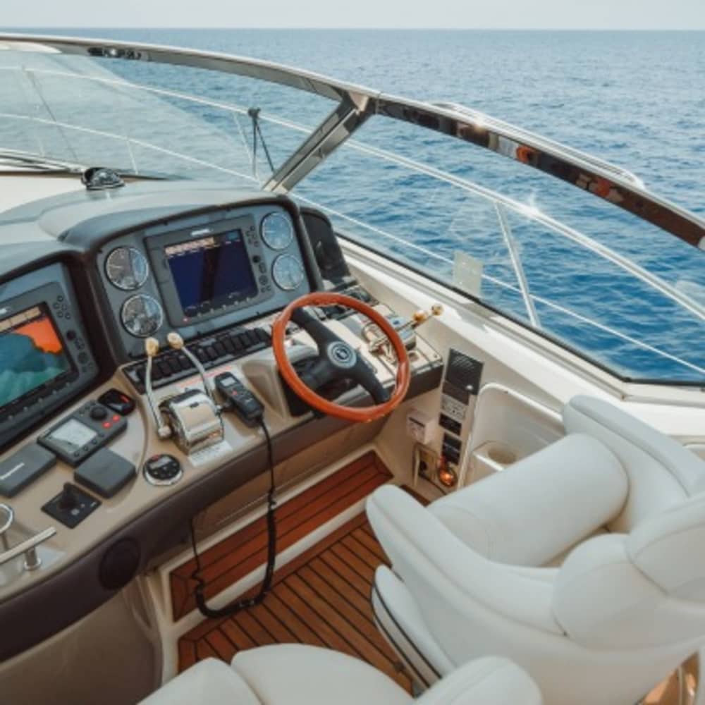 Rilassatevi ad Ayia Napa: 8 ore di sole su una barca a motore.