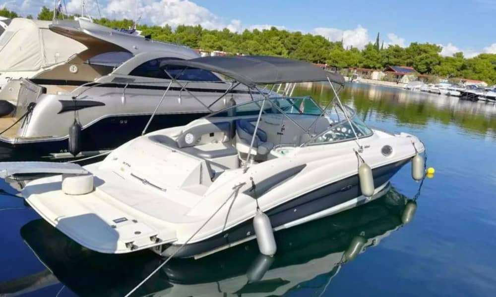 3h30 sol runt Poreč på en motorbåt