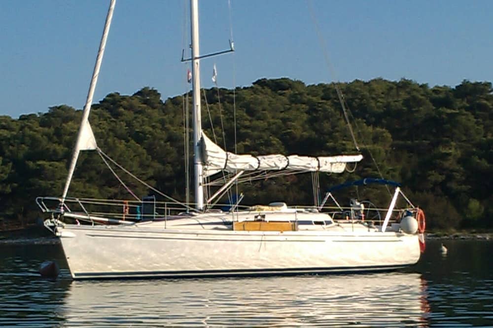 Genießen Sie einen Tag auf See in Ancona auf einem Segelboot