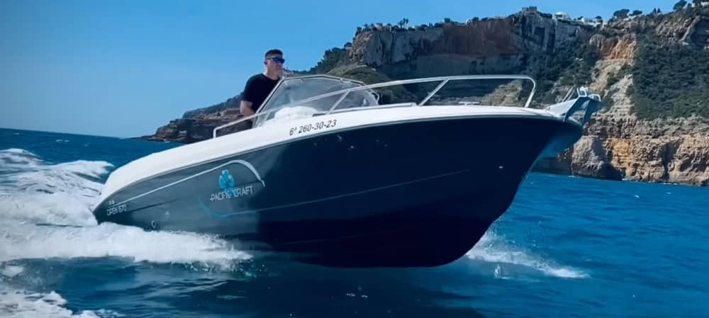 A full day of sun and turquoise waters along the coasts of Denia and Jávea.
