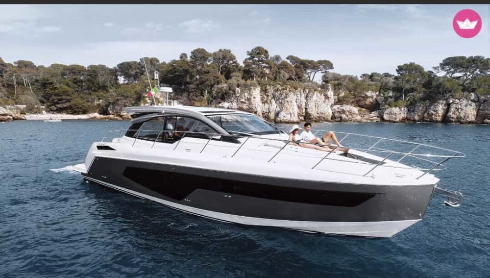 Blå horisonter väntar: En heldags lyxig yachtupplevelse från Bodrums dolda pärlor