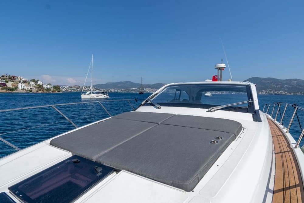 Blå horisonter väntar: En heldags lyxig yachtupplevelse från Bodrums dolda pärlor