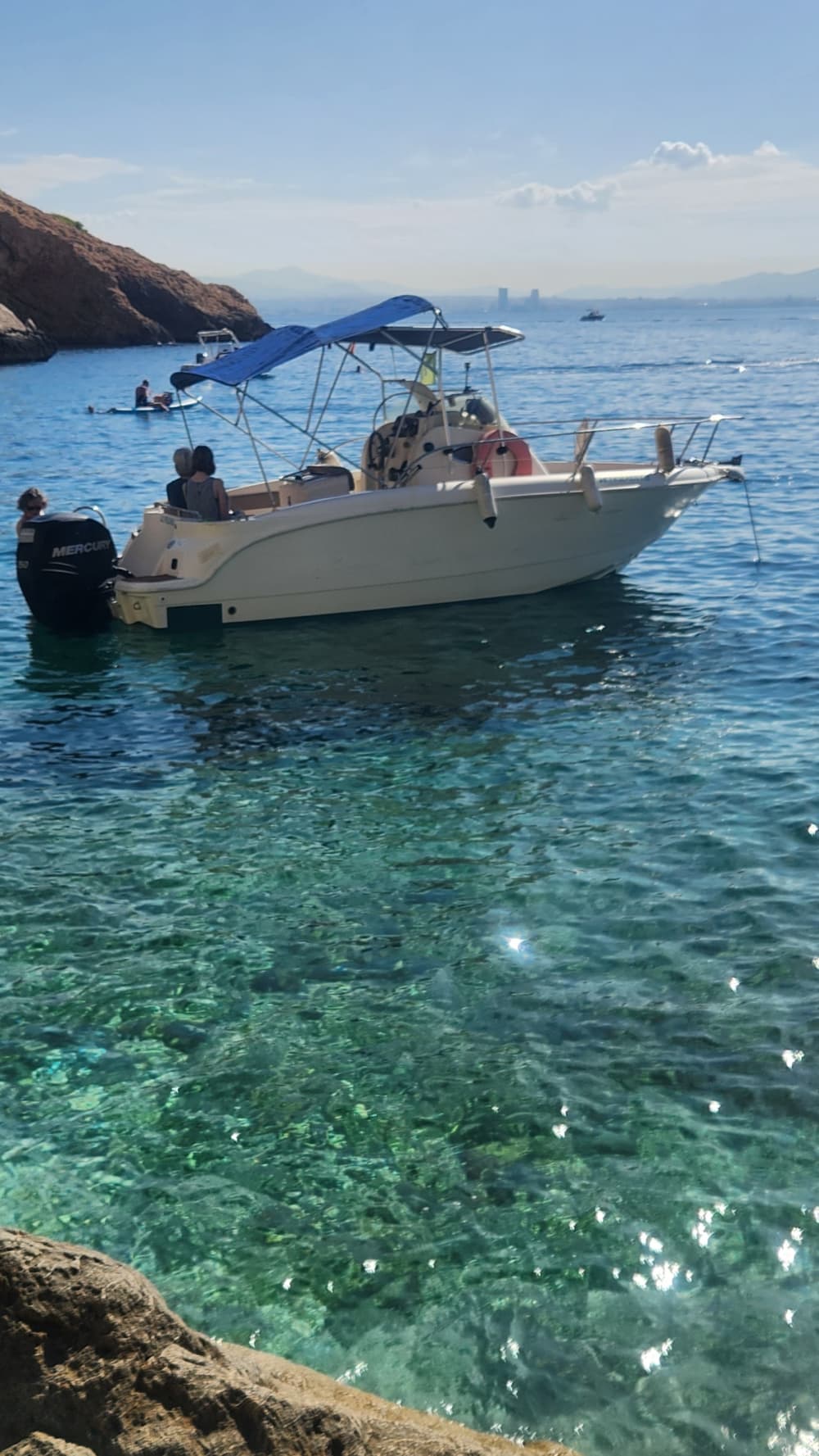 A full day of magic in Ensuès-la-Redonne on a motorboat