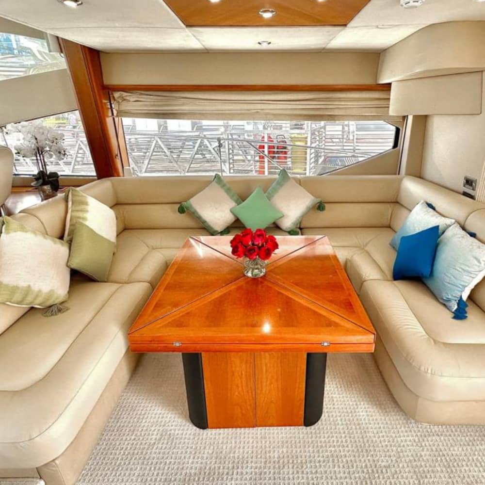 The highlight of your summer: 4h escape in Dubai aboard a motor yacht