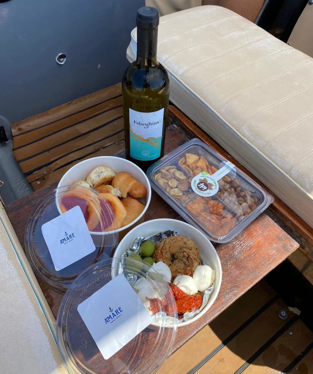 Amalfi Coast Escape: 6-timmars privat båttur från Sorrento