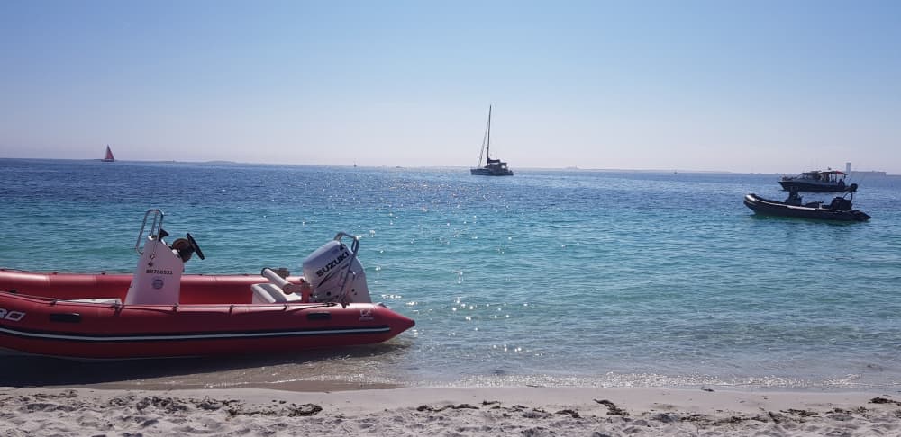 Explorez Bénodet en bateau : une journée complète sur l'eau à bord d'un bateau à moteur