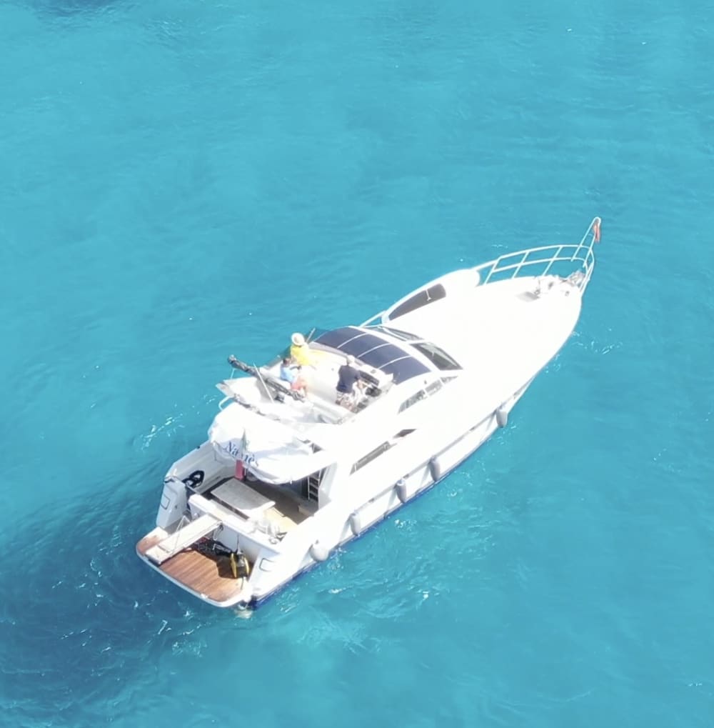 Un día en Porto Cervo en una lancha motora