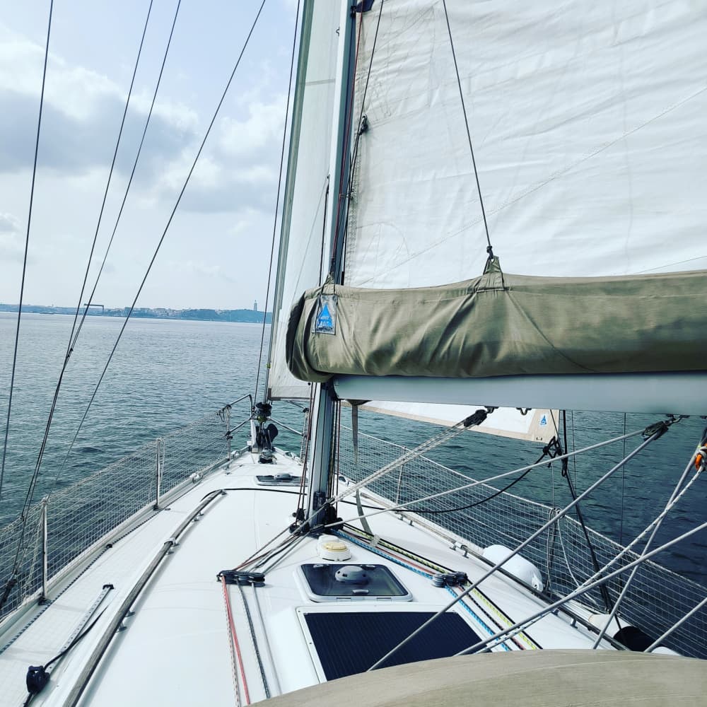 Full-day sailing experience in Lisbon