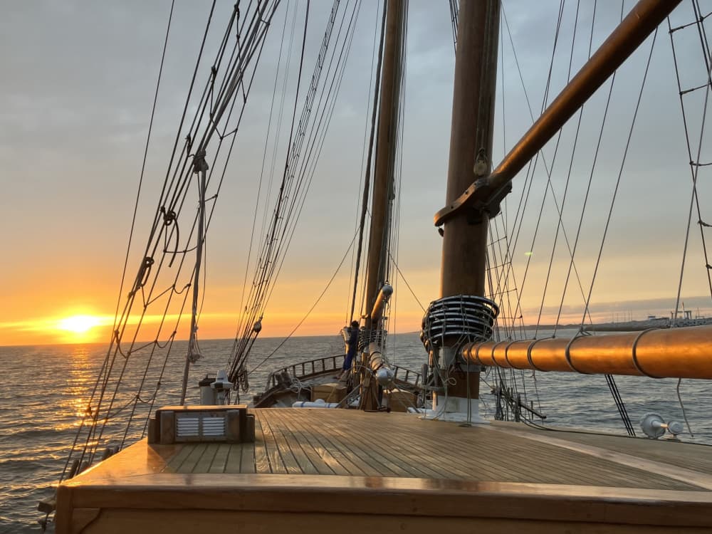 Cap sur le plaisir : une journée complète de navigation authentique à Ajaccio en voilier