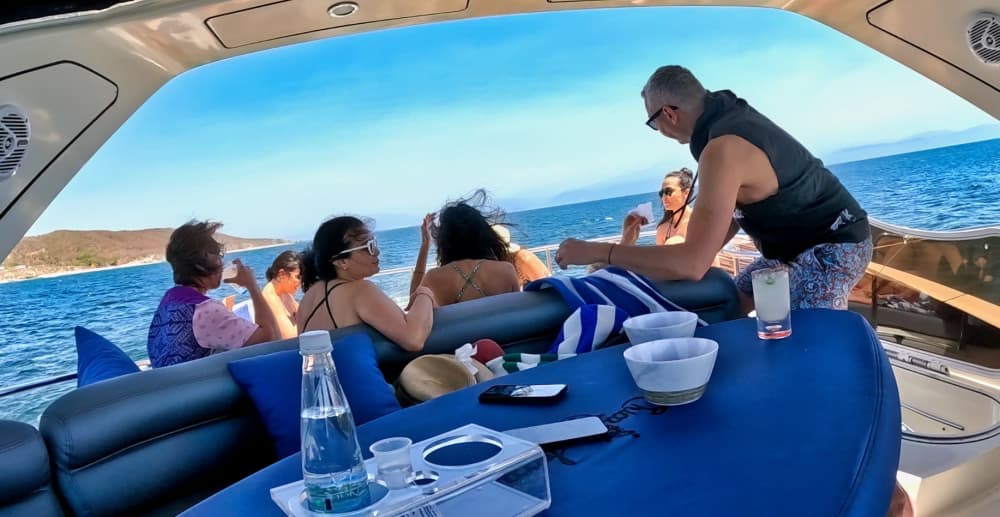 Discover Puerto Vallarta: Half-day of pure joy on a motorboat