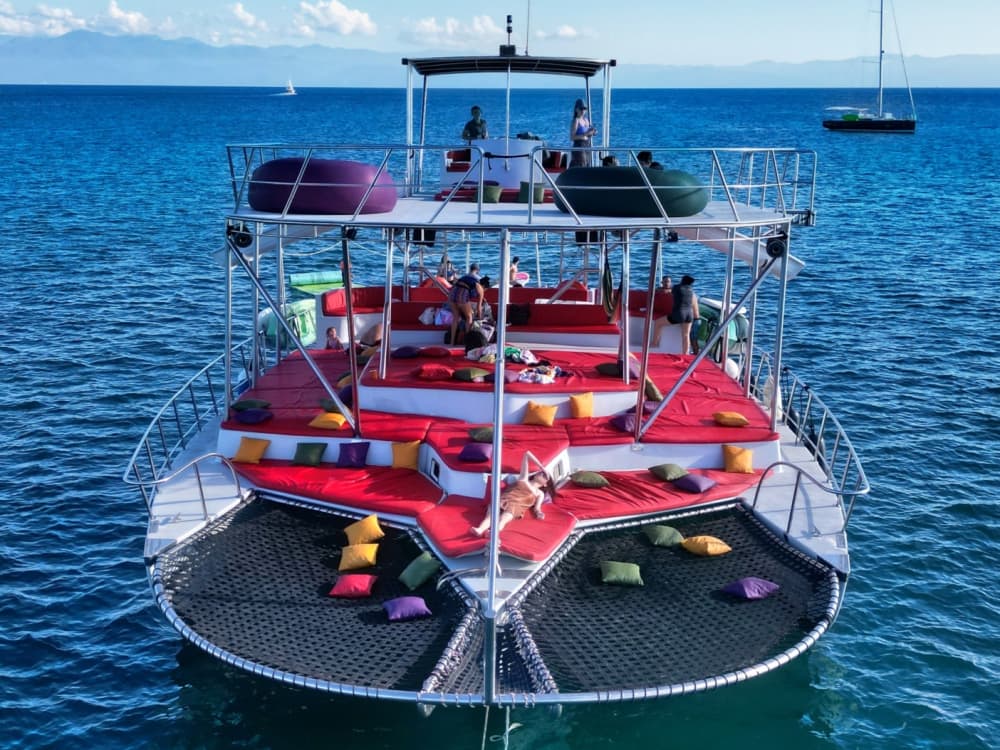 Take 8h to discover the hidden magic of Puerto Vallarta from the waves