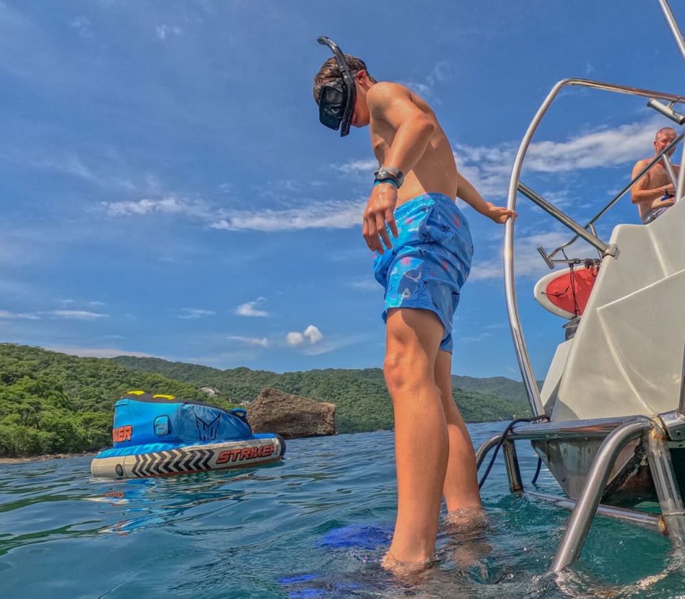 Alquiler de Yate Privado ChicaFUN 3 Toboganes Todo Incluido