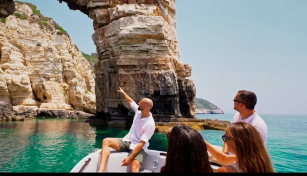 Escapade en yacht privé à Paxos, Antipaxos et aux grottes bleues