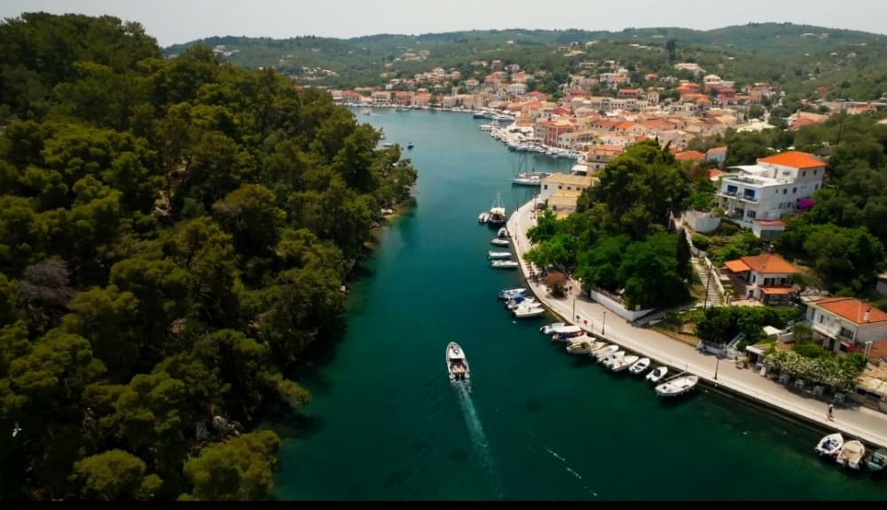 Escapade en yacht privé à Paxos, Antipaxos et aux grottes bleues