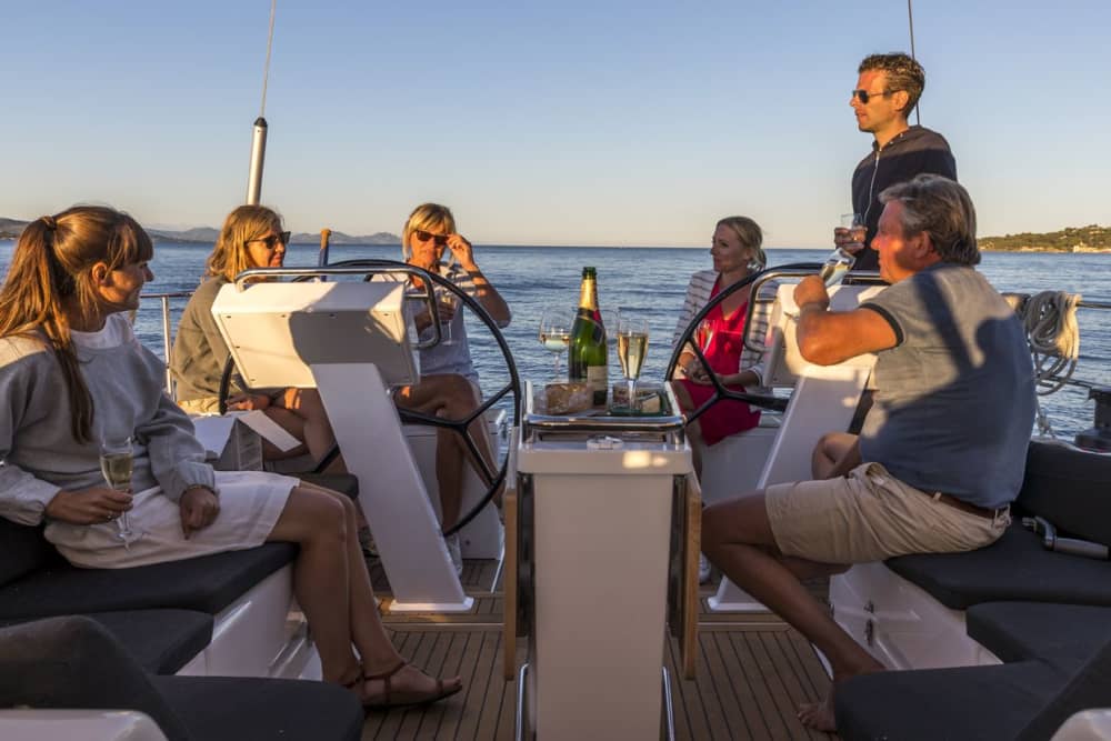 Исключительный частный круиз — насладитесь лучшими моментами залива Сен-Тропе до заката.
