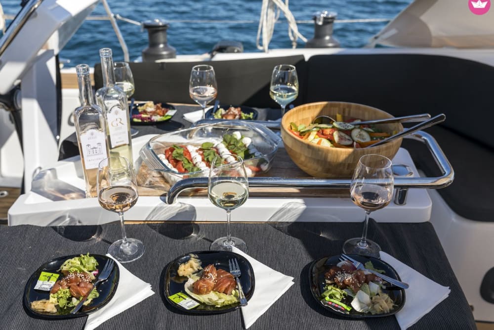 Исключительный частный круиз — насладитесь лучшими моментами залива Сен-Тропе до заката.