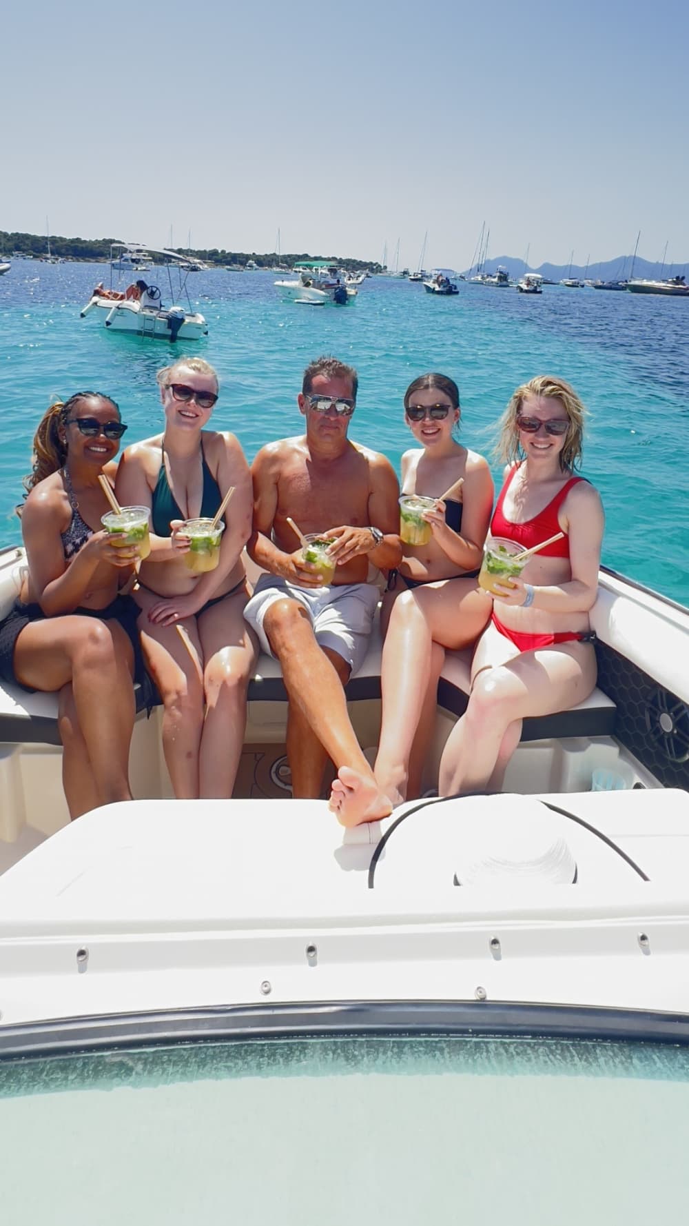 Geniet 3 uur en 45 minuten van de zon op een motorboot in Saint-Raphaël.