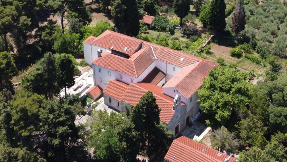 Excursion d'île en île au départ de Zadar : Blue Bays, Kali, Ošljak et l'îlot Galevac