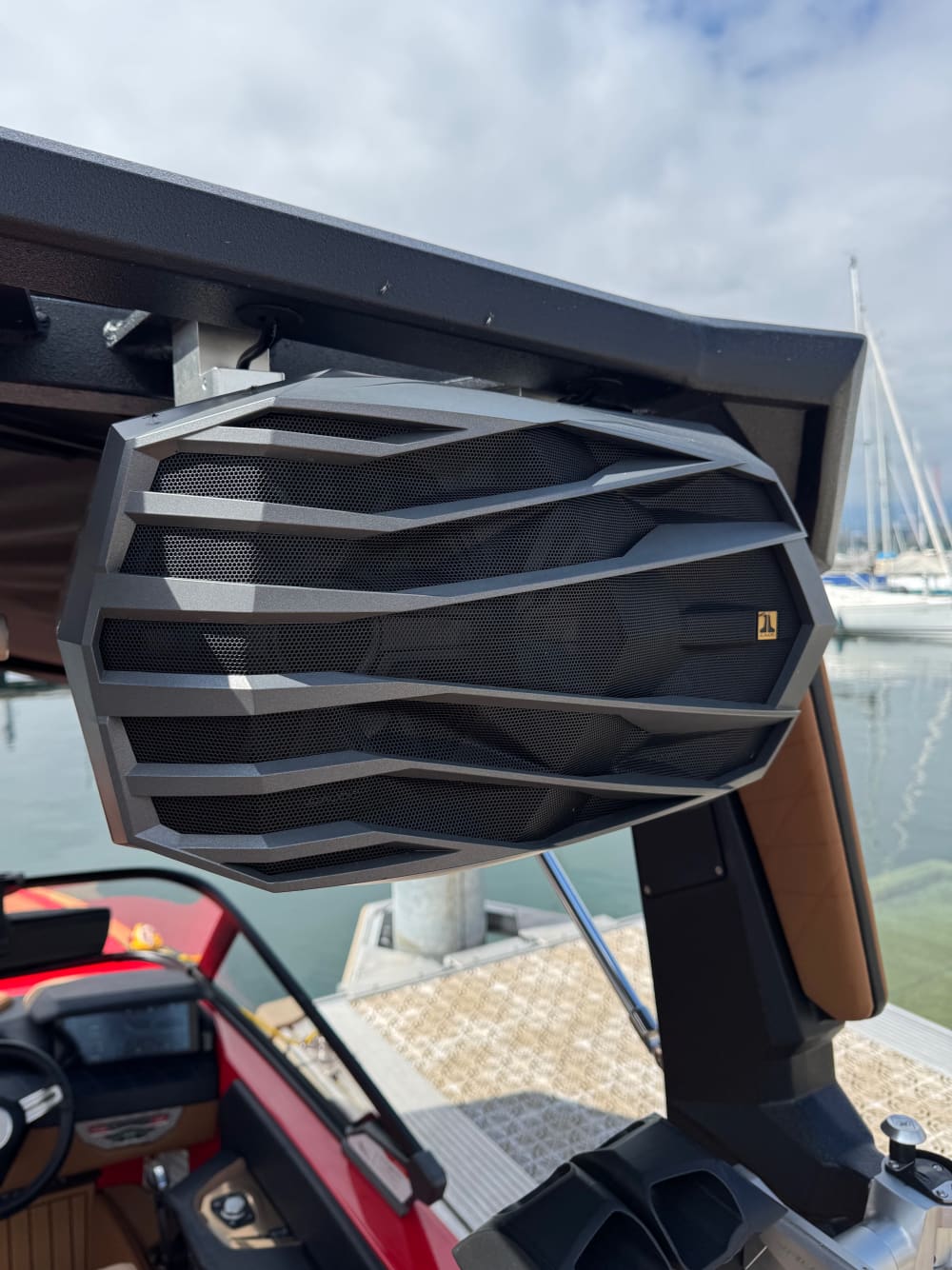 Aluguel de lancha com capitão por hora em Genebra