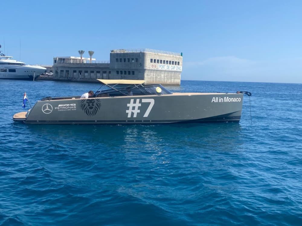 Fuga excepcional para Saint-Tropez – Cruzeiro VanDutch 40 com escala em Pampelonne