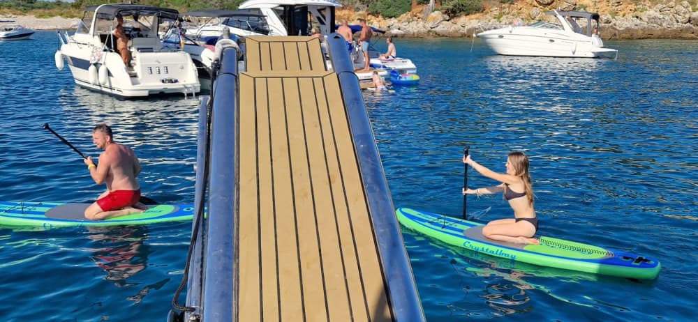 Luxe op zee: ontdek Novigrad aan boord van een luxe motorjacht.