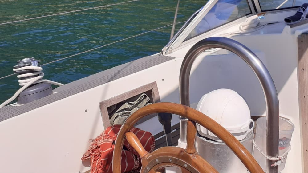 Het ritme van Ares: Onvergetelijke momenten op een zeilboot