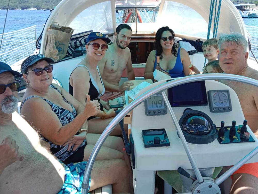 Discover Hyères on a full-day sailboat trip