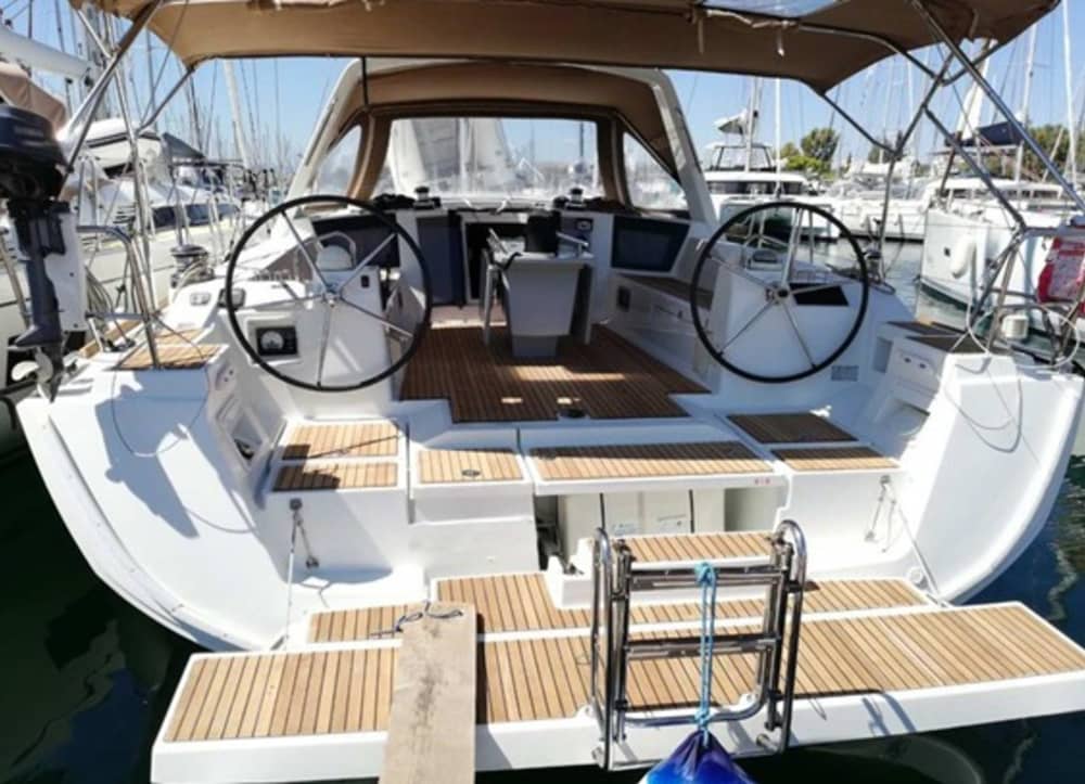 Scopri Canet-en-Roussillon con un'escursione in barca a vela di un'intera giornata.