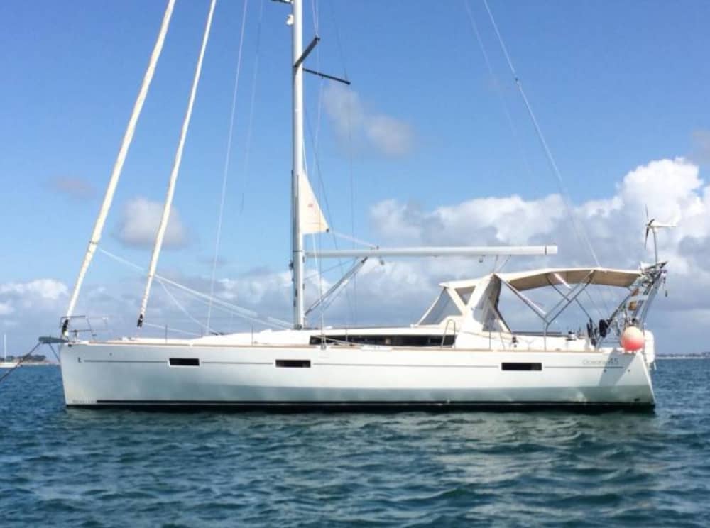 Scopri Canet-en-Roussillon con un'escursione in barca a vela di un'intera giornata.