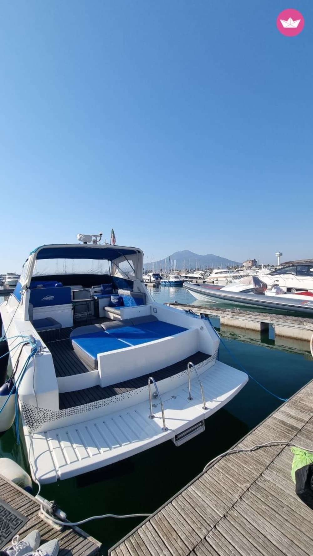Esperienza di un giorno intero in motoscafo a Capri e Costiera Amalfitana