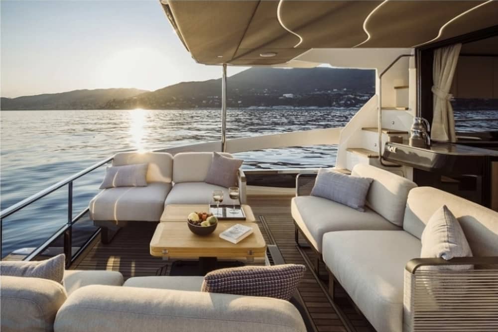 Discover Capri and the Amalfi Coast by luxury yacht