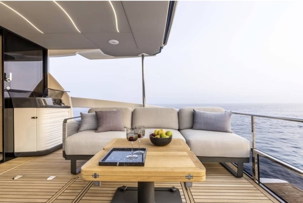 Discover Capri and the Amalfi Coast by luxury yacht