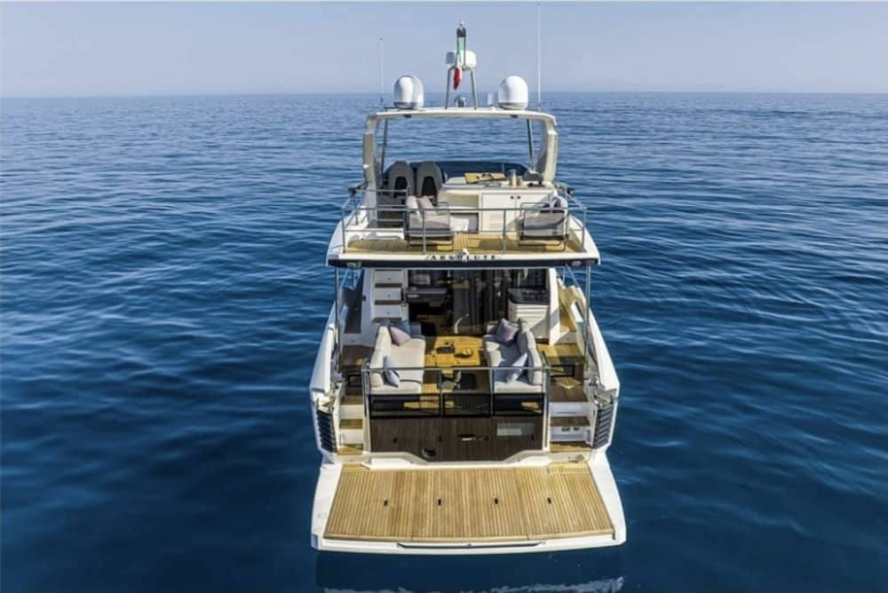 Discover Capri and the Amalfi Coast by luxury yacht