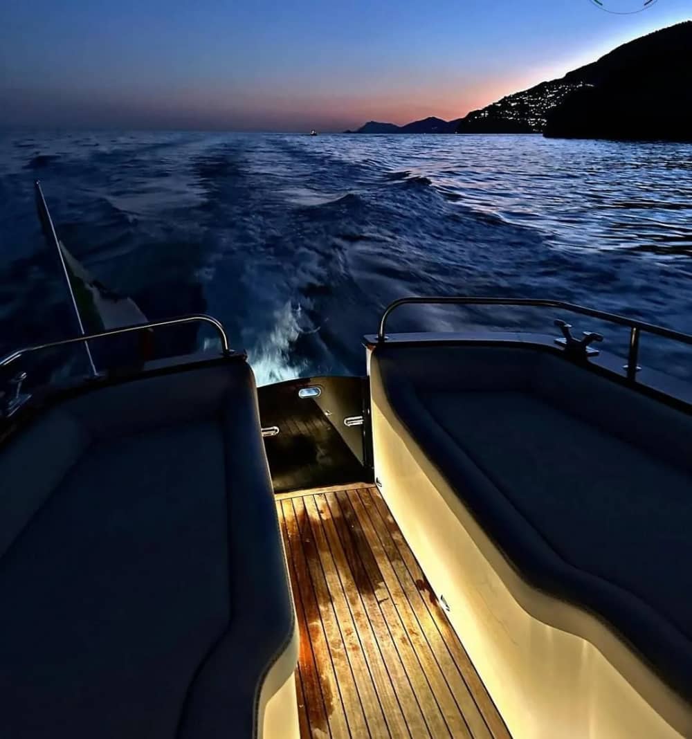 Heiratsantrag bei Sonnenuntergang in Amalfi: Eine romantische Kreuzfahrt ab Maiori