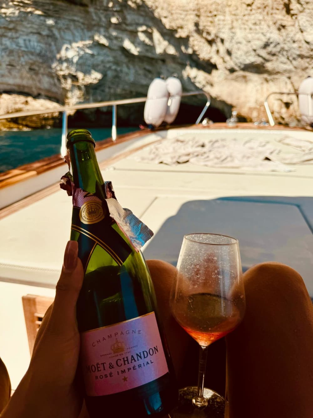 Proposta di matrimonio al tramonto ad Amalfi: una crociera romantica da ricordare