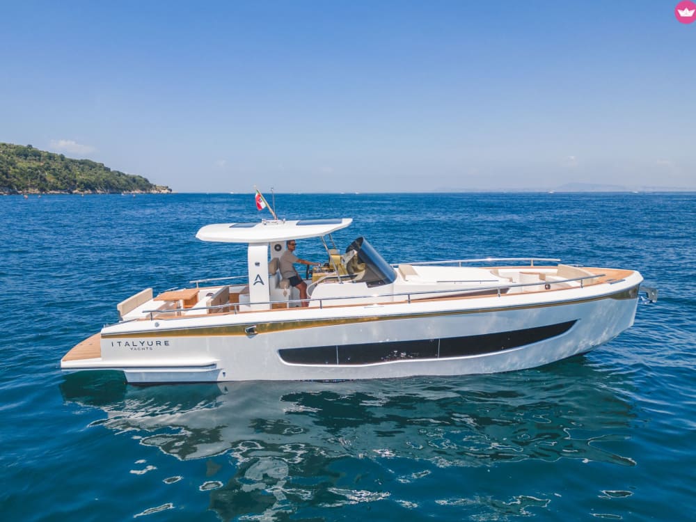 Tour dell'isola di Capri: scogliere, calette e fascino