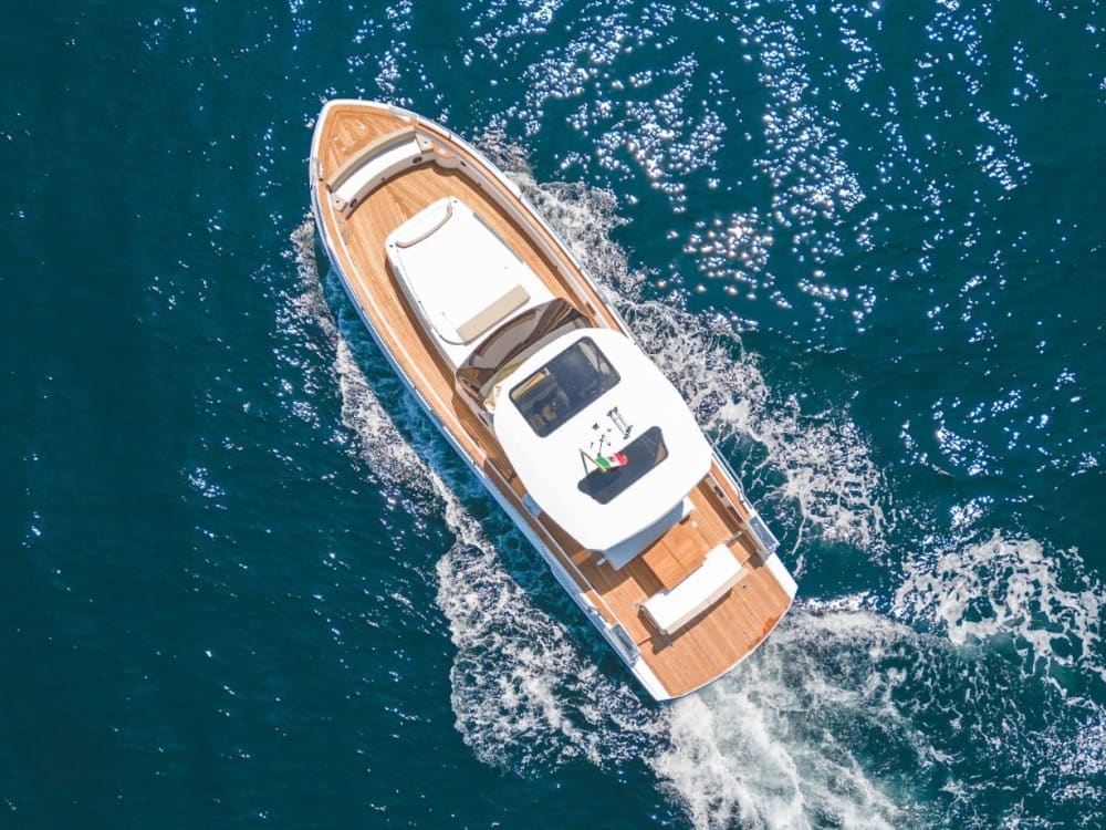 Tour dell'isola di Capri: scogliere, calette e fascino