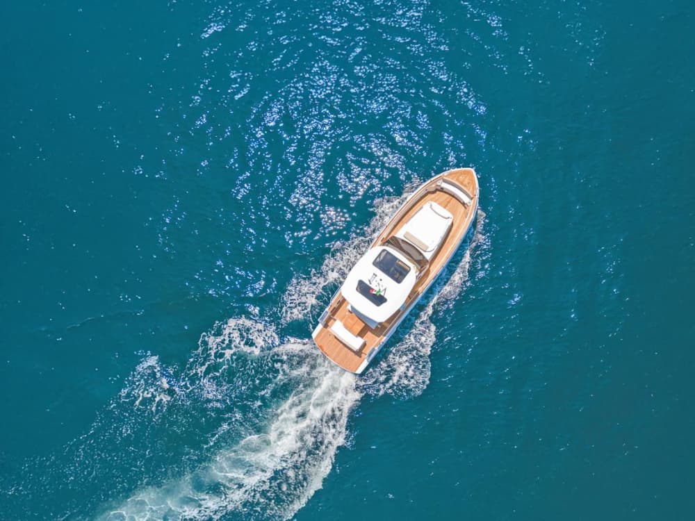 Tour dell'isola di Capri: scogliere, calette e fascino