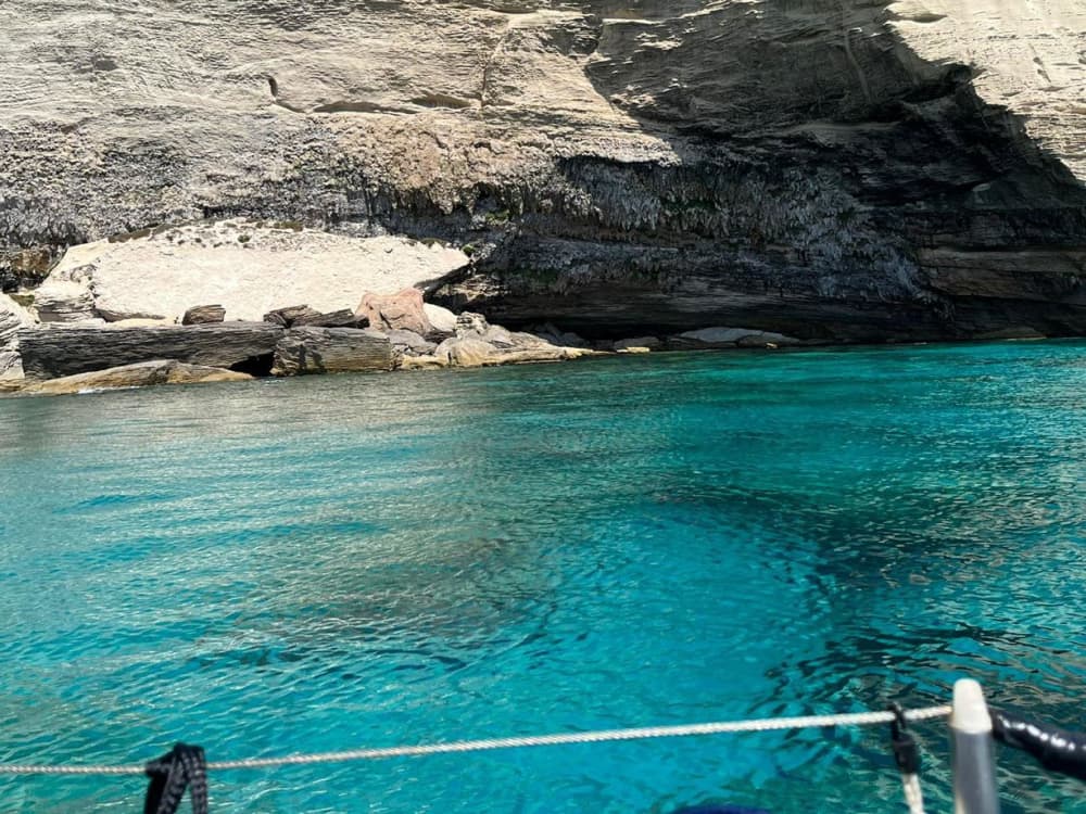 Sailing with Fabio. A day trip by sailboat between Sardinia and Corsica.