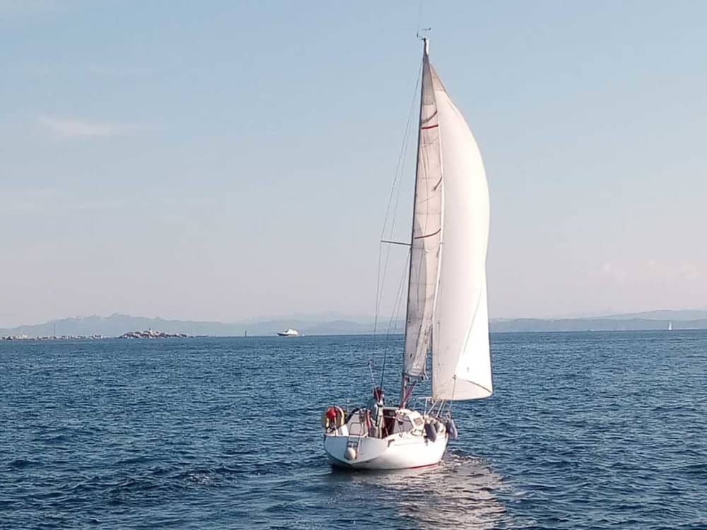 Sailing with Fabio. A day trip by sailboat between Sardinia and Corsica.