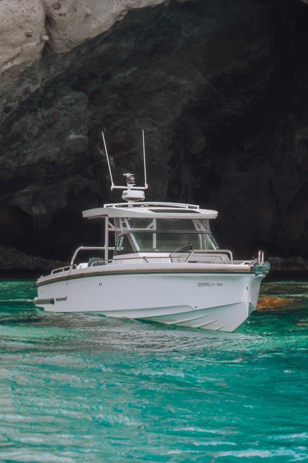 Your own Greek Odyssey: A 7h voyage on a motorboat