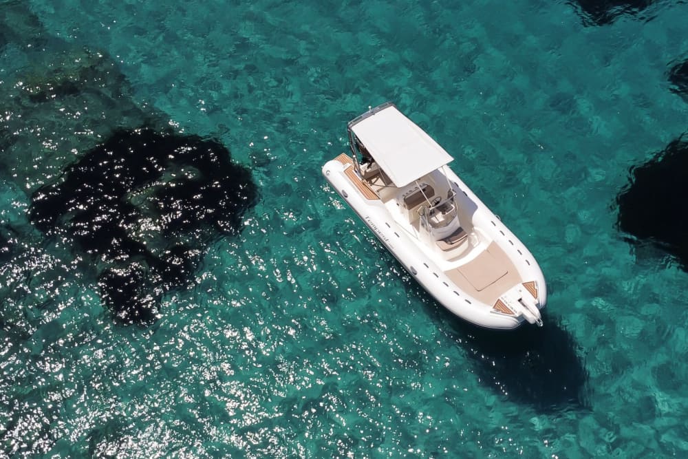 Easy Ibiza getaway: A 2h30 boat trip on a motorboat