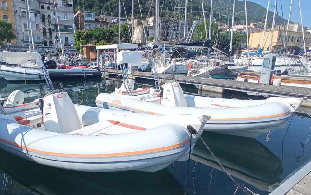 Détendez-vous lors d'une excursion en bateau de 4 heures à Positano