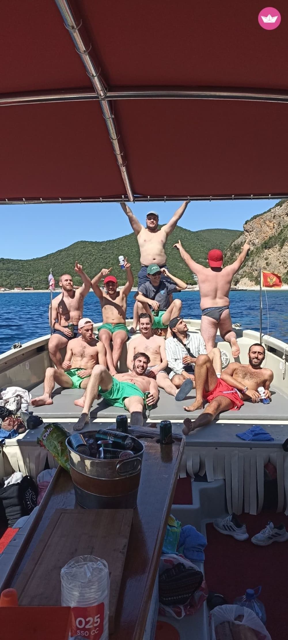 Aventura de barco com festa de dia inteiro: pôr do sol e karaokê noturno em Budva