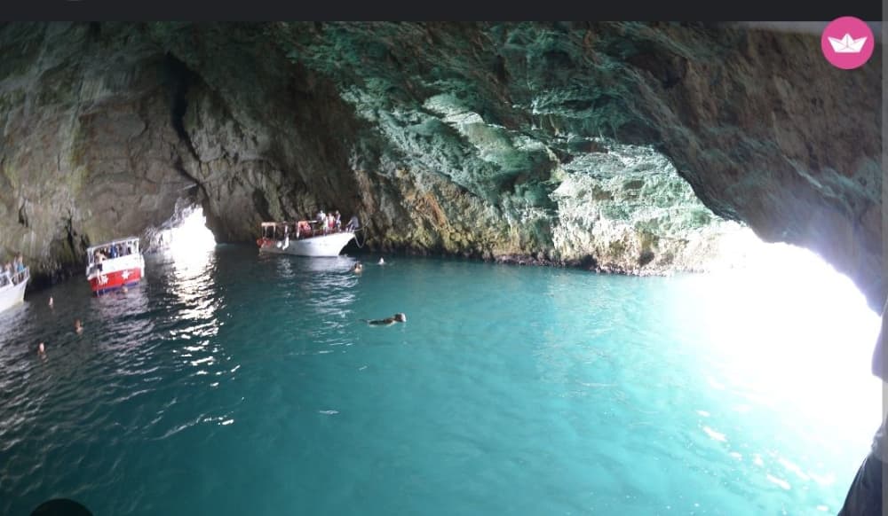 Aventura de barco com festa de dia inteiro: pôr do sol e karaokê noturno em Budva