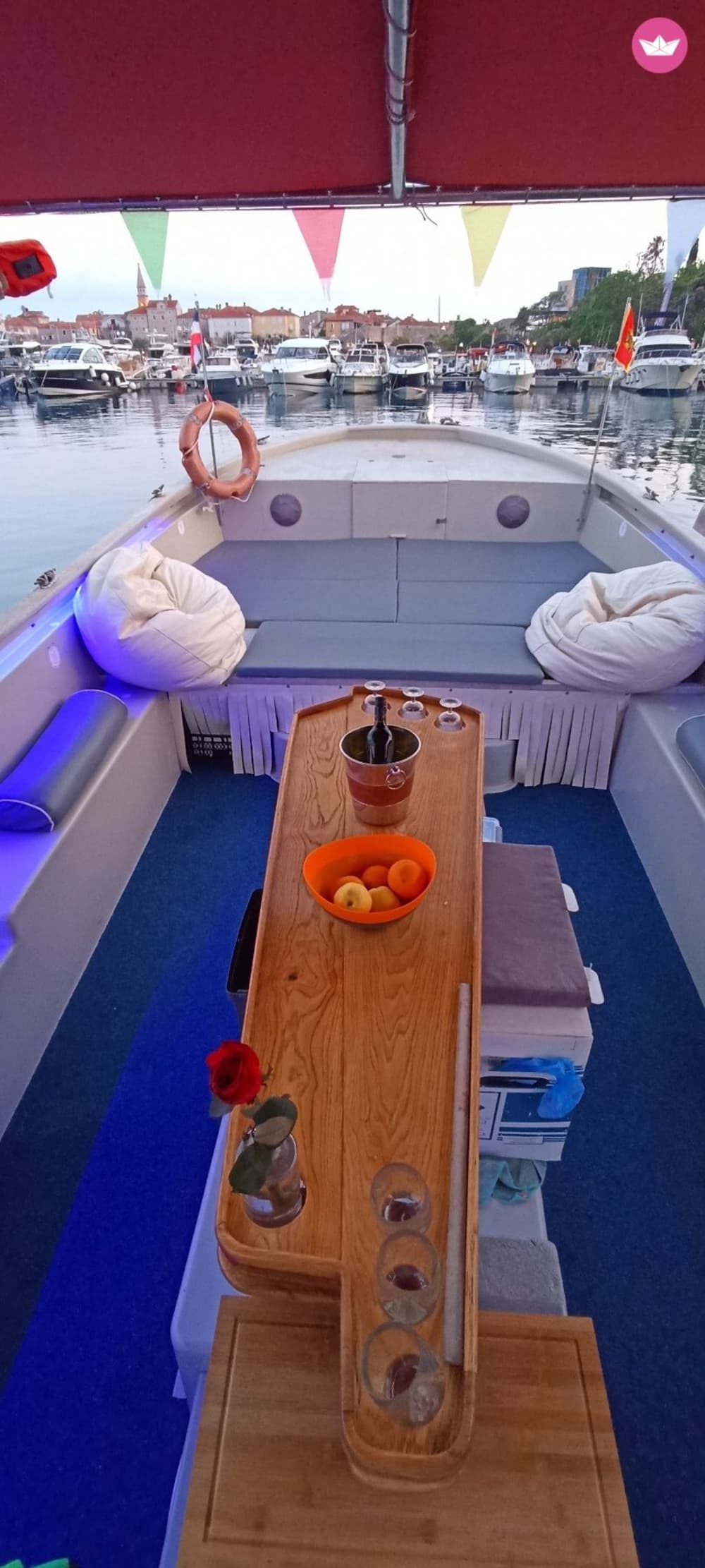 Aventura de barco com festa de dia inteiro: pôr do sol e karaokê noturno em Budva